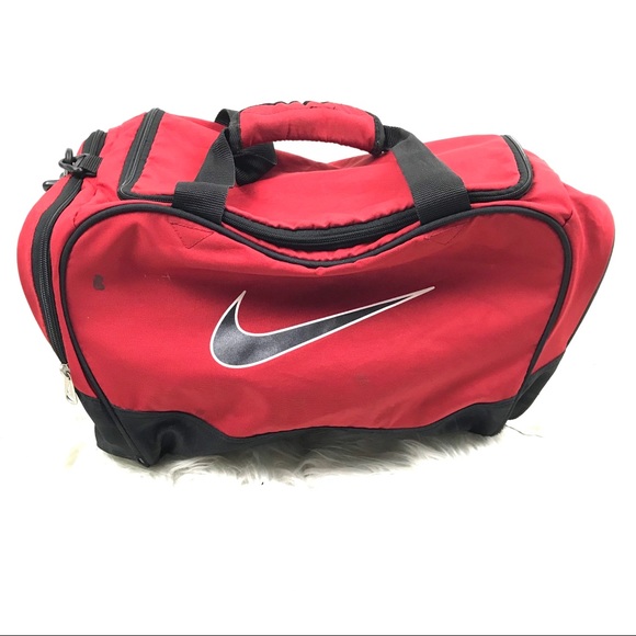 Nike Other - Nike Medium Duffle Gym Travel Bag Pockets Zippers